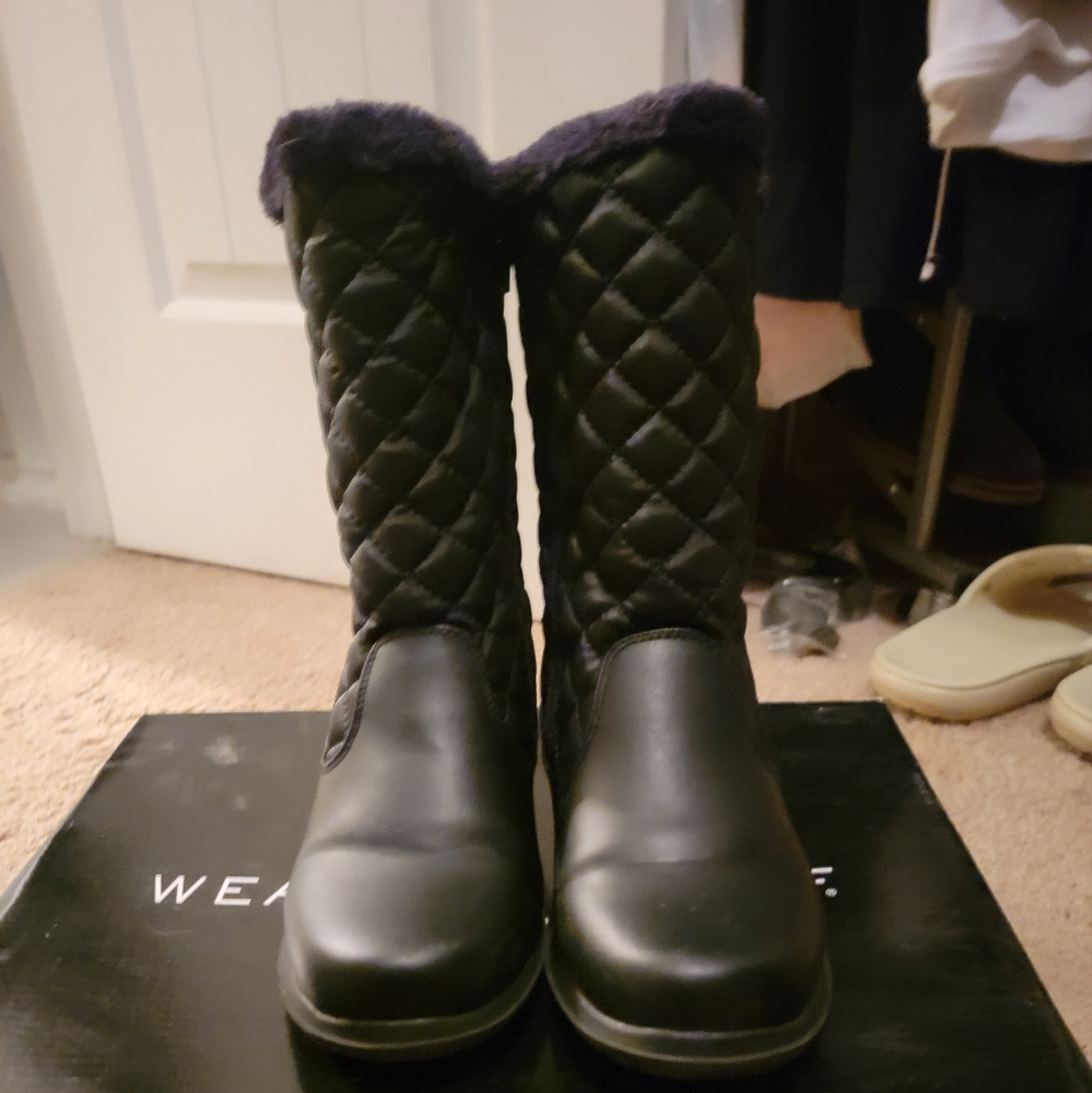 Women all weather boots, size 6, color black
